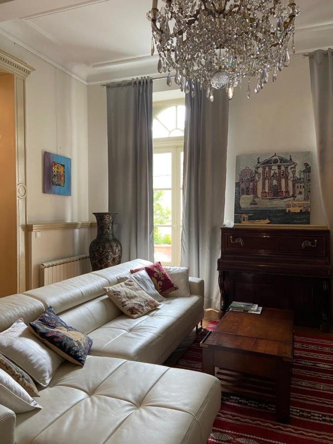 Le Gîte du Château Auriac-sur-Vendinelle Extérieur photo